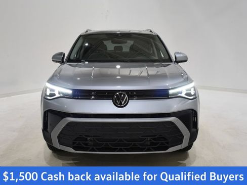 New 2026 Volkswagen Taos SE AWD/4WD image 2
