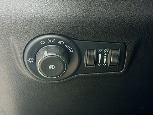Used 2025 Jeep Compass Limited AWD/4WD image 9