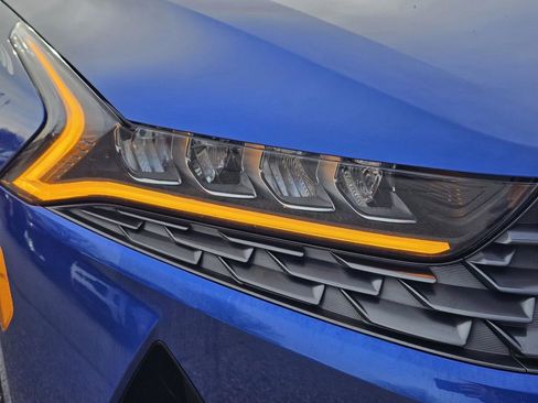 Used 2021 Kia K5 EX w/ EX Premium Package image 4