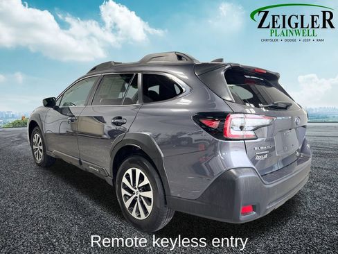 Used 2023 Subaru Outback Premium AWD/4WD image 3
