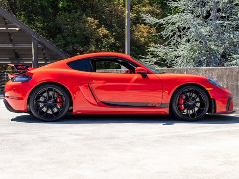 Certified 2023 Porsche 718 Cayman GT4 RWD image 12