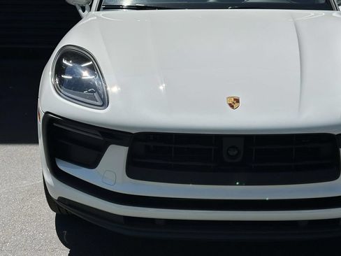 Certified 2026 Porsche Macan AWD/4WD image 10