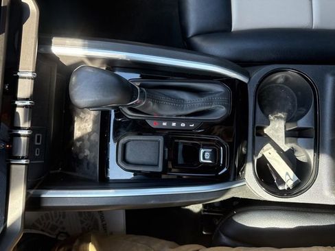 Used 2023 Chevrolet Colorado LT w/ LT Convenience Package image 13