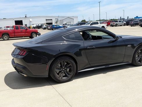 Used 2025 Ford Mustang GT RWD image 3