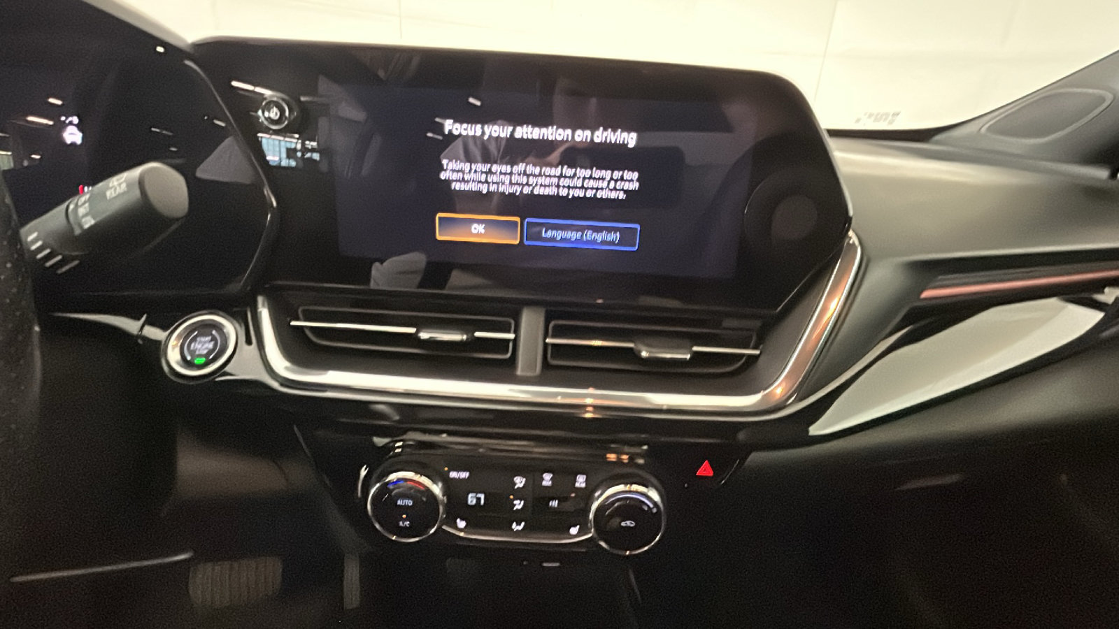 Used 2025 Chevrolet Trax RS w/ Driver Confidence Package FWD image 28