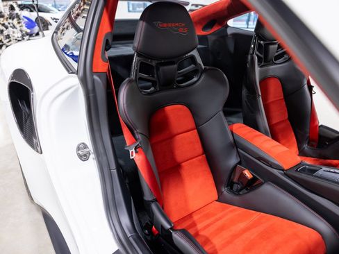 Used 2018 Porsche 911 GT2 RS image 35