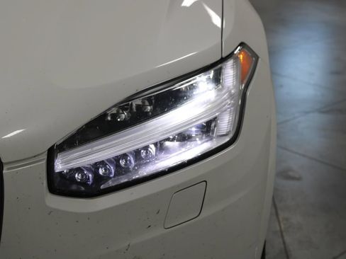 Used 2022 Volvo XC90 T8 Inscription w/ Advanced Package AWD/4WD image 12