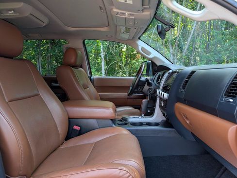 Used 2013 Toyota Sequoia Platinum RWD image 18