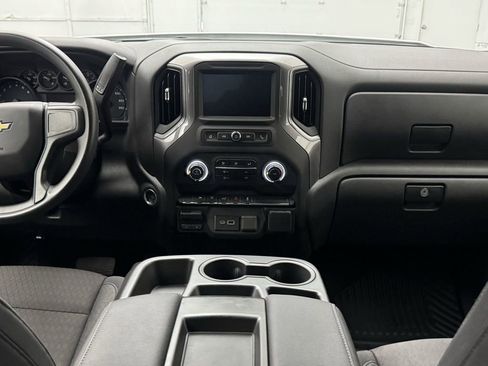 Used 2024 Chevrolet Silverado 1500 Custom image 17
