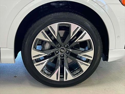 Used 2025 Audi Q8 Premium Plus image 7