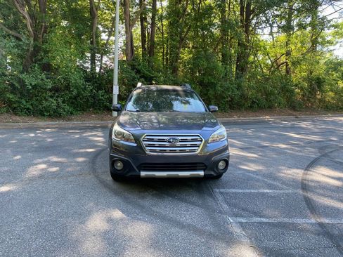 Used 2017 Subaru Outback 2.5i Limited AWD/4WD image 8