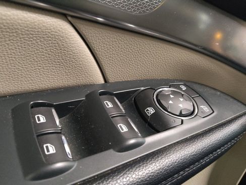 Used 2018 Ford Explorer XLT w/ Equipment Group 202A FWD image 27
