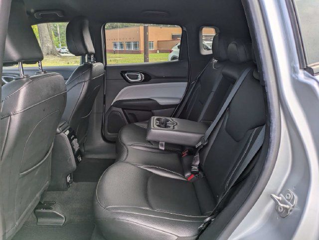 Used 2025 Jeep Compass Limited AWD/4WD image 15