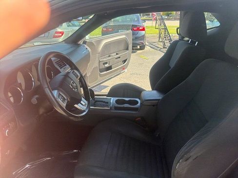 Used 2014 Dodge Challenger SXT RWD image 29