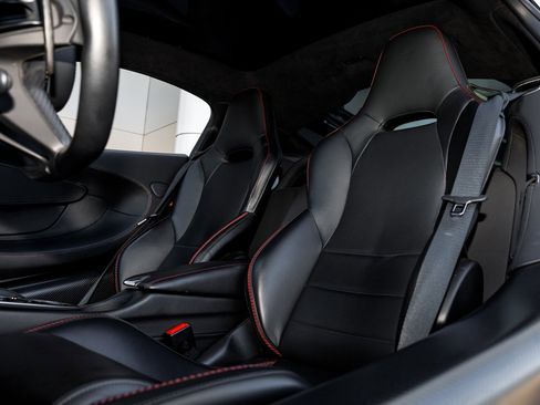 Used 2022 McLaren GT image 15