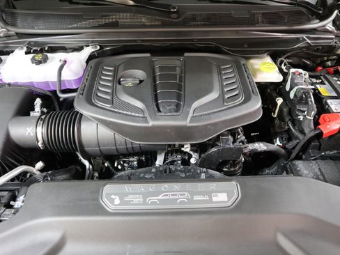 New 2025 Jeep Wagoneer L Series II w/ Premium Group I image 15