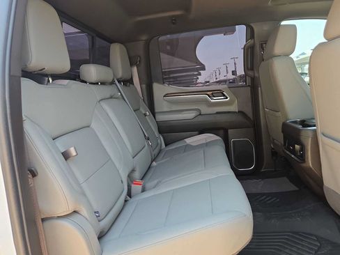 Used 2023 Chevrolet Silverado 1500 LT Trail Boss w/ Convenience Package II AWD/4WD image 17