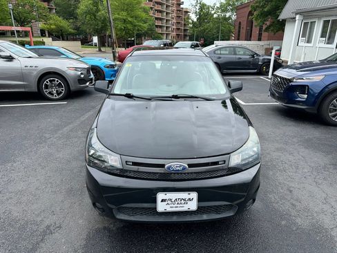 Used 2011 Ford Focus SES w/ 401A Rapid Spec Order Code FWD image 2