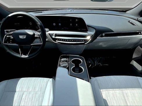 Certified 2025 Cadillac Lyriq Luxury w/ LPO, Floor Liner Package AWD/4WD image 7