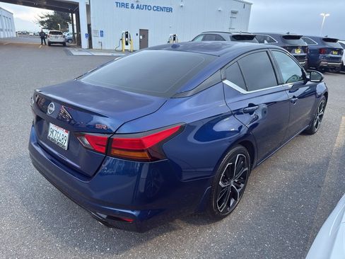 Used 2024 Nissan Altima 2.5 SR w/ SR Premium Package image 7