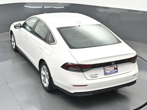 Used 2023 Honda Accord LX image 30