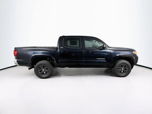 Used 2020 Toyota Tacoma SR5 RWD image 2