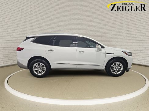 Used 2020 Buick Enclave Essence w/ Sound and Sites Package AWD/4WD image 4