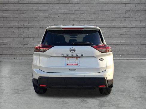Used 2025 Nissan Rogue S FWD image 7