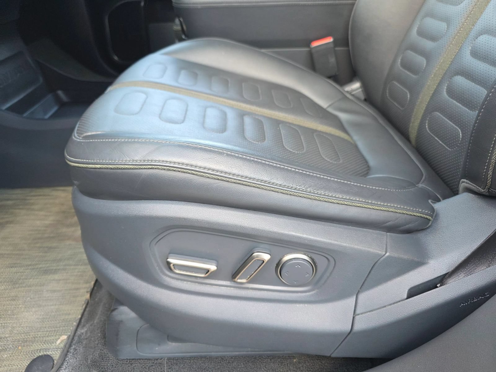 Used 2022 Rivian R1T Launch Edition AWD/4WD image 26