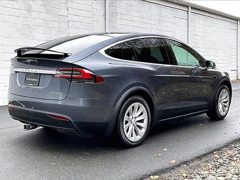 Used 2020 Tesla Model X Long Range image 17