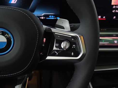New 2026 BMW 750e xDrive w/ Executive Package image 18