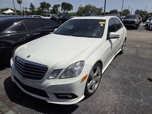 Used 2011 Mercedes-Benz E 350 Sedan image 3
