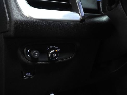 Used 2020 GMC Terrain SLE w/ Driver Convenience Package image 21