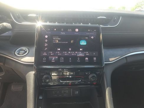 Used 2021 Jeep Grand Cherokee L Limited AWD/4WD image 35