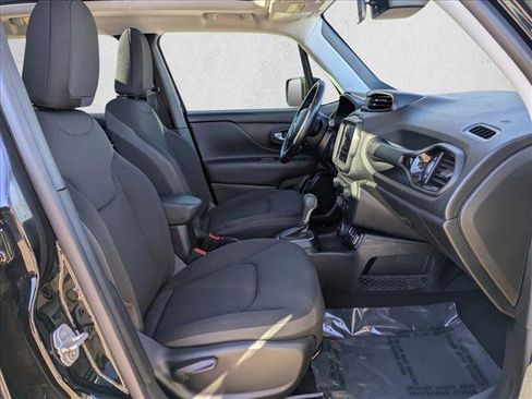 Used 2018 Jeep Renegade Altitude w/ UConnect 8.4 Nav Group image 22