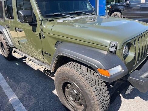 Used 2022 Jeep Wrangler Unlimited Sport AWD/4WD image 11