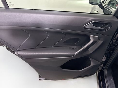 Used 2024 Volkswagen Tiguan SE image 26