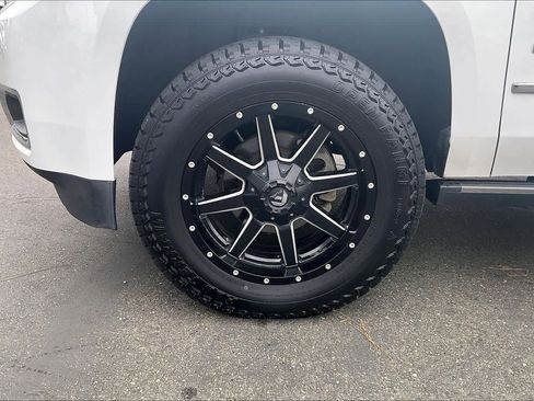 Used 2017 GMC Yukon Denali w/ Open Road Package image 12