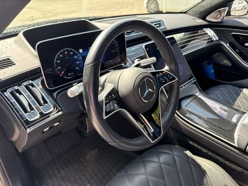 Used 2023 Mercedes-Benz S 580e 4MATIC Sedan image 9