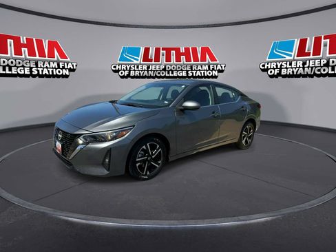 Used 2025 Nissan Sentra SV FWD image 4