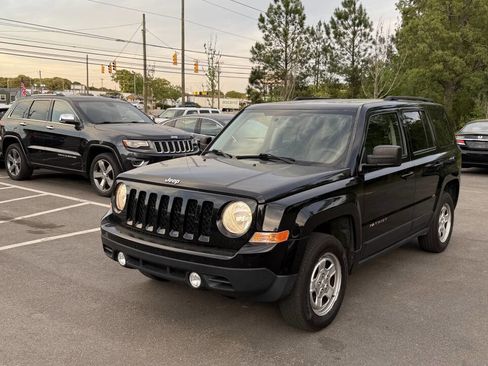 Used 2016 Jeep Patriot Sport w/ Power Value Group image 3
