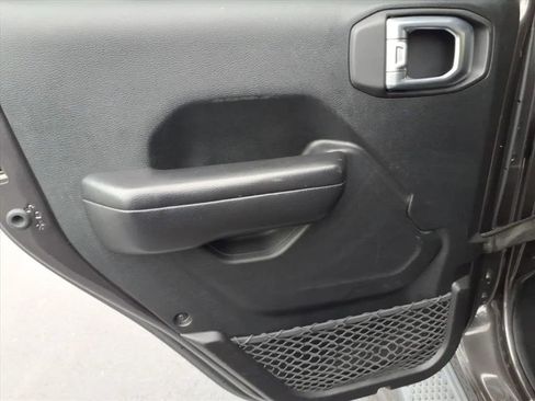 Used 2019 Jeep Wrangler Unlimited Sport S image 21