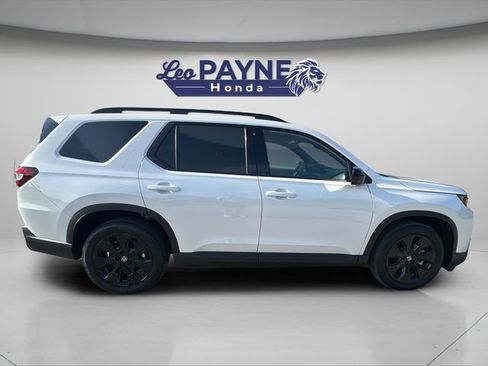 Certified 2026 Honda Pilot Black Edition image 8