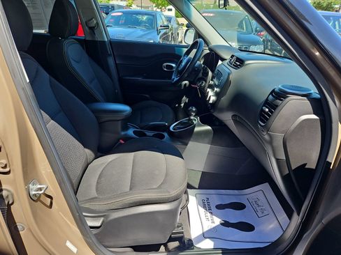 Used 2015 Kia Soul + FWD image 20