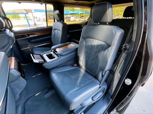 Used 2022 Jeep Grand Wagoneer Series III AWD/4WD image 21