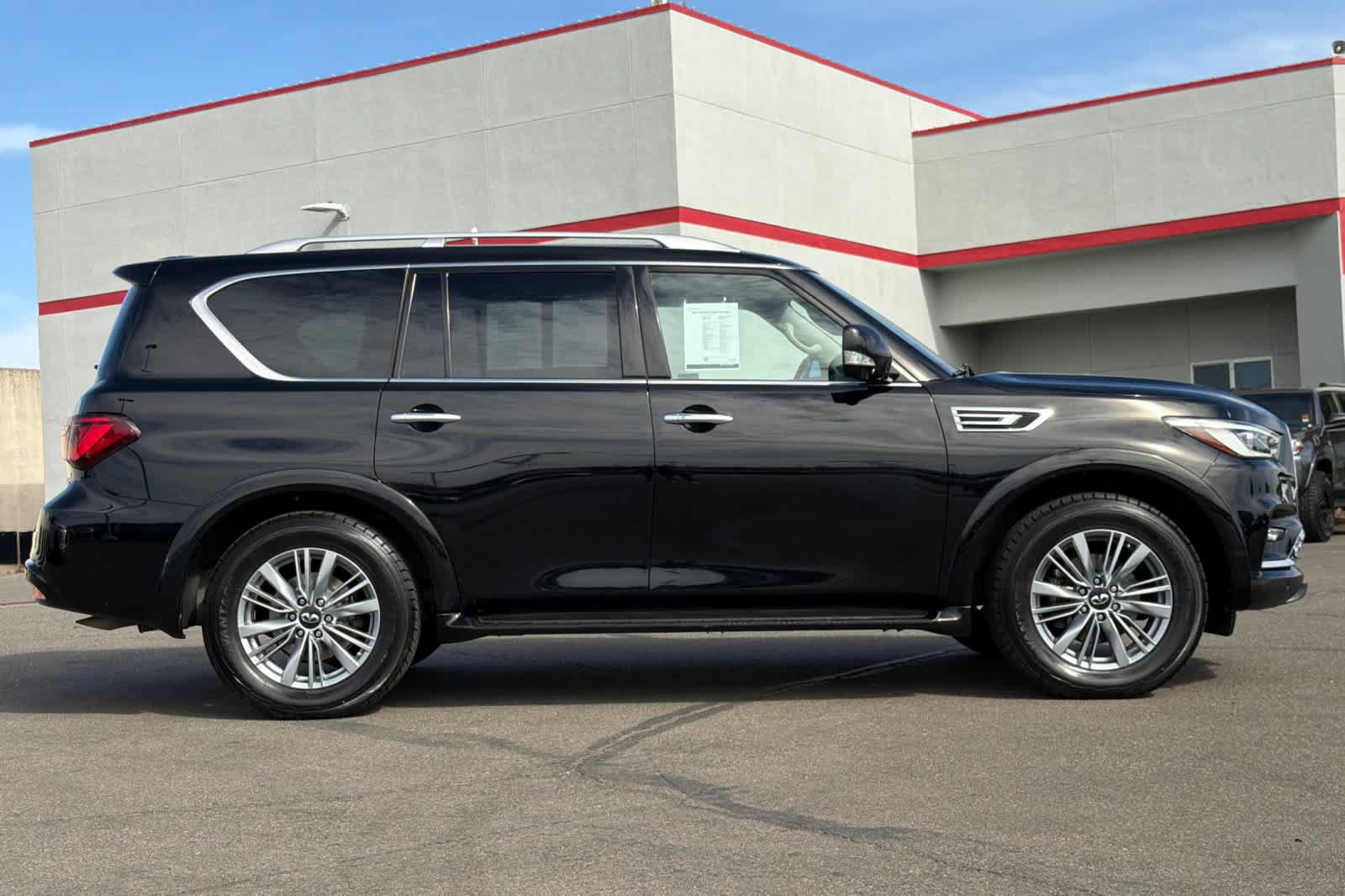 Used 2022 INFINITI QX80 Luxe AWD/4WD image 6