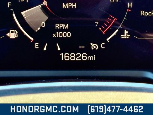Used 2025 GMC Acadia Elevation image 34