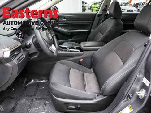 Used 2024 Nissan Altima 2.5 SV image 14