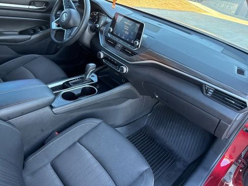 Used 2023 Nissan Altima 2.5 SV image 12