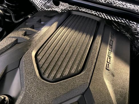 Used 2025 Porsche Macan image 33